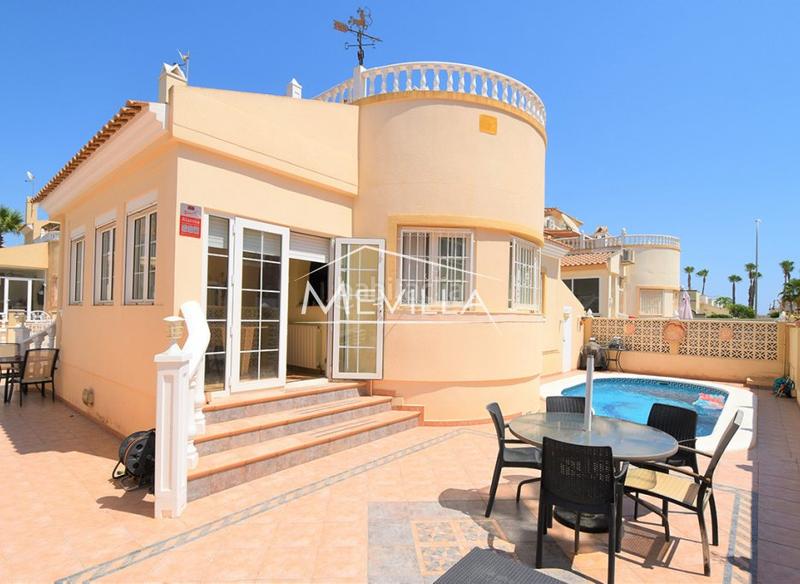 Foto b80a7aba-2979-46f2-8188-7abcad17fb08. Casa amb piscina a Orihuela ciudad Orihuela