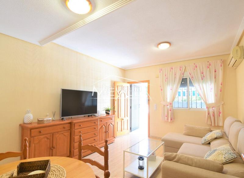 Foto 69658e2e-f65d-4c3c-b8b0-4dae9965ae95. Reihenhaus in Orihuela ciudad Orihuela