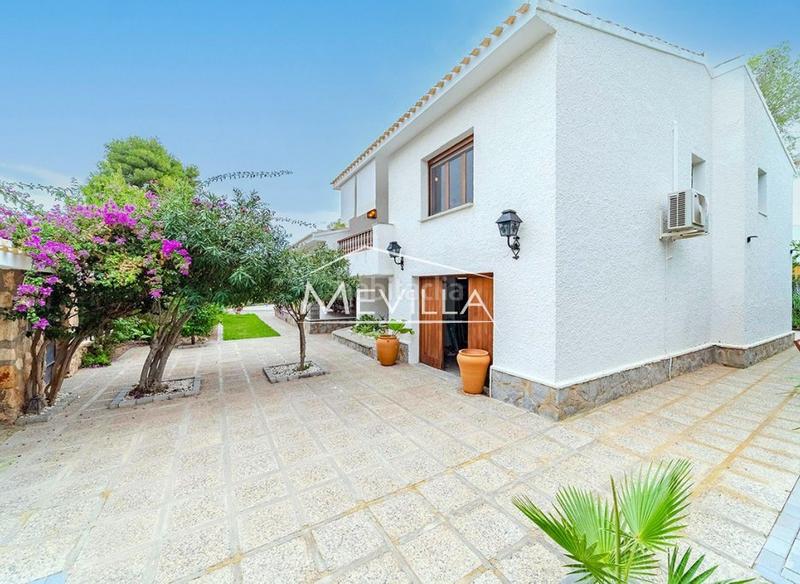 Foto e2a5efc6-c6ca-4694-a714-83fd9e55431e. Casa en Campoamor Orihuela