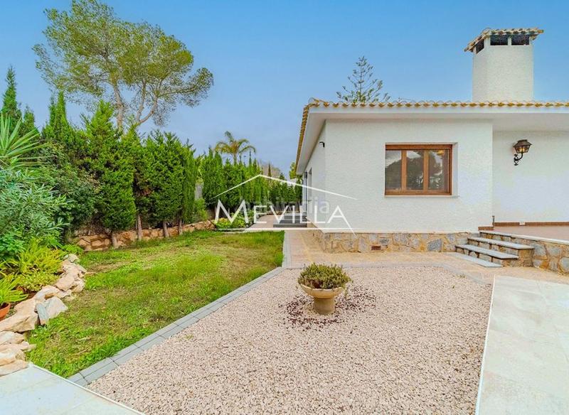 Foto e60dfafe-25eb-4985-baed-90542cbacc49. Casa en Campoamor Orihuela