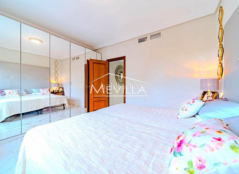 Foto 7a045f0e-dee2-4399-b427-169e27933e74. Haus mit parking pool in Campoamor Orihuela