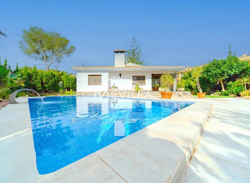 Foto b1fe93aa-d47c-4862-b62d-bba835c55ea9. Haus mit parking pool in Campoamor Orihuela