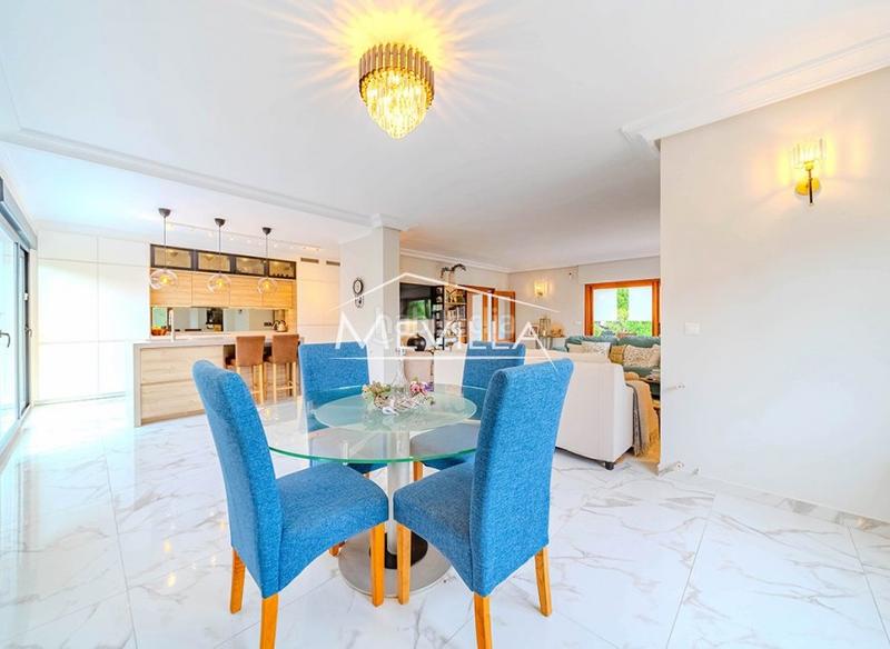 Foto 1181889a-bff5-4fbb-a49c-24a3b3274977. Maison avec parking piscine dans Campoamor Orihuela