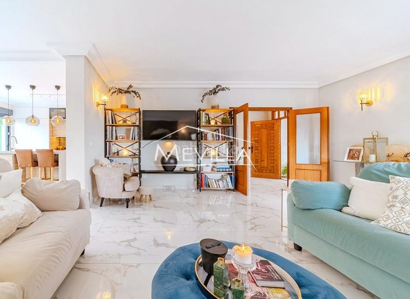 Foto be6d1db0-033c-4aee-935f-32a184b30646. Maison avec parking piscine dans Campoamor Orihuela