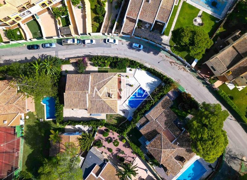 Foto d6028cf3-d2e1-4c9c-9700-86684ddb1568. Maison avec parking piscine dans Campoamor Orihuela