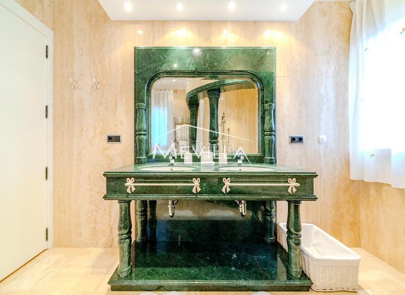 Foto 22349214-c12b-448b-a3bf-e2d374d33ae6. Casa con parcheggio piscina in Campoamor Orihuela