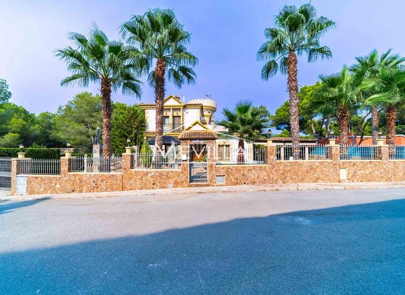 Foto 43dae58b-8d44-41eb-8e2a-ba3b2ed05e49. Haus mit parking pool in Campoamor Orihuela