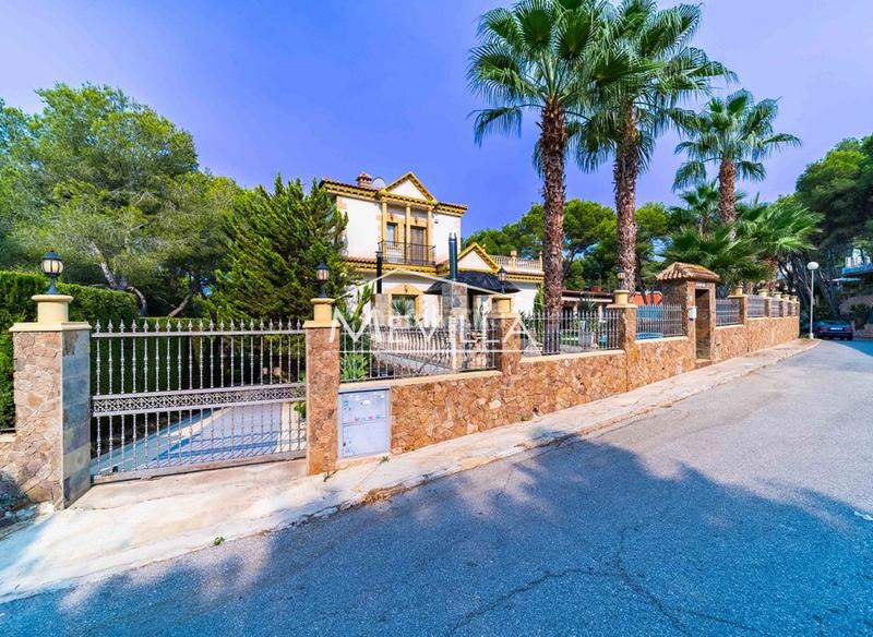 Foto e31de1a2-18ec-4496-b683-4e72ebd8ec53. Haus mit parking pool in Campoamor Orihuela