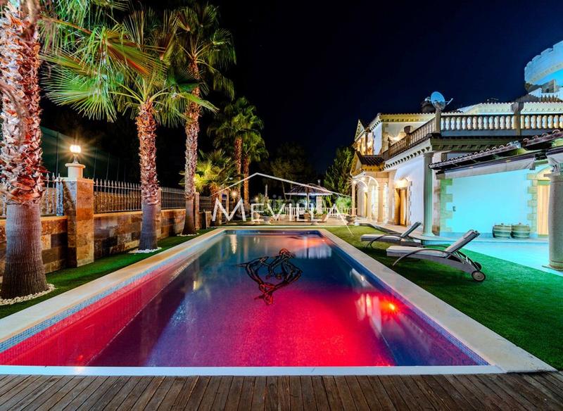 Foto fac7378c-f6c1-4b91-aff7-b0e8f0f0490f. Haus mit parking pool in Campoamor Orihuela