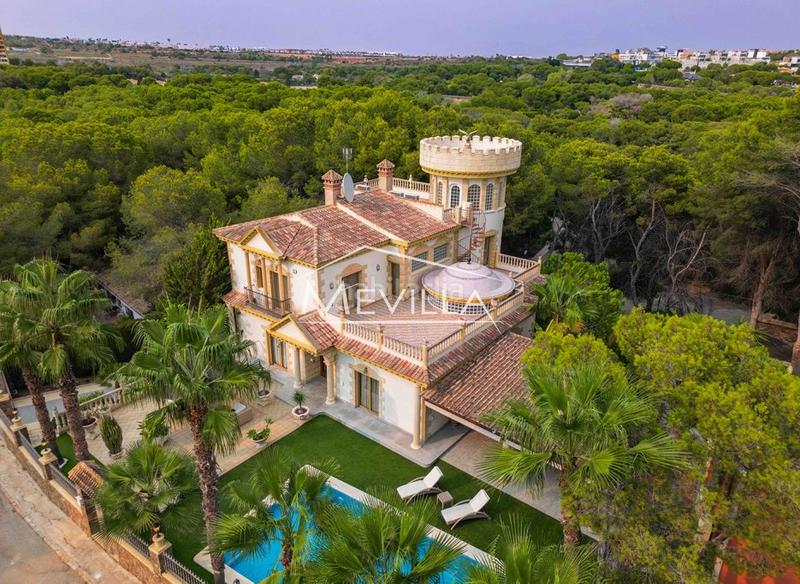 Foto 5203c1d1-e011-442b-91ed-1d4d30b61280. House with parking pool in Campoamor Orihuela