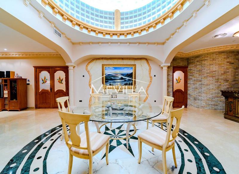 Foto f62eb88e-d053-4275-aa35-284a3cb90b81. House with parking pool in Campoamor Orihuela