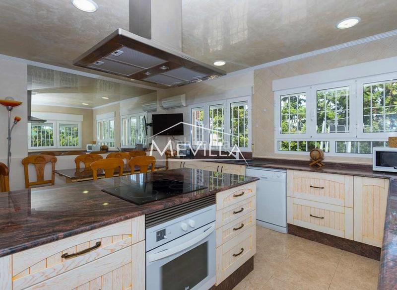 Foto 79b0ed0d-3603-43c0-b202-7c58e03650d6. Maison avec parking piscine dans Cabo Roig Orihuela