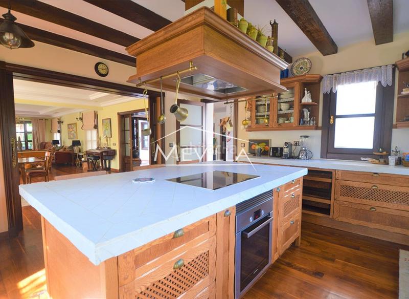 Foto dbe728a0-0867-4bc2-988e-ad9ed5fc06d1. Casa en Orihuela ciudad Orihuela