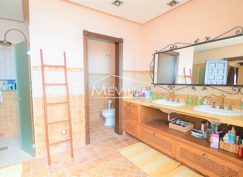 Foto 78f3504f-2442-41f5-87e8-5a181f855755. Haus mit parking pool in Orihuela ciudad Orihuela