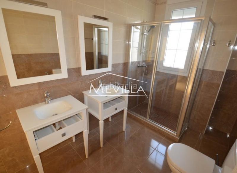 Foto b47e4946-e971-4f76-b00c-7c299de26168. Maison avec piscine dans Cabo Roig Orihuela