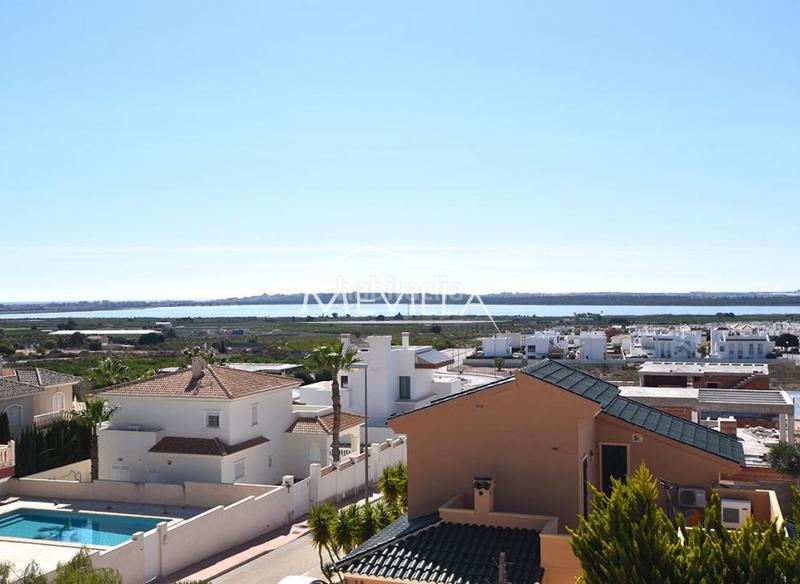 Foto 4c940a83-b205-41b3-802a-aed56a2d27d3. Casa en La Marina Elche / Elx