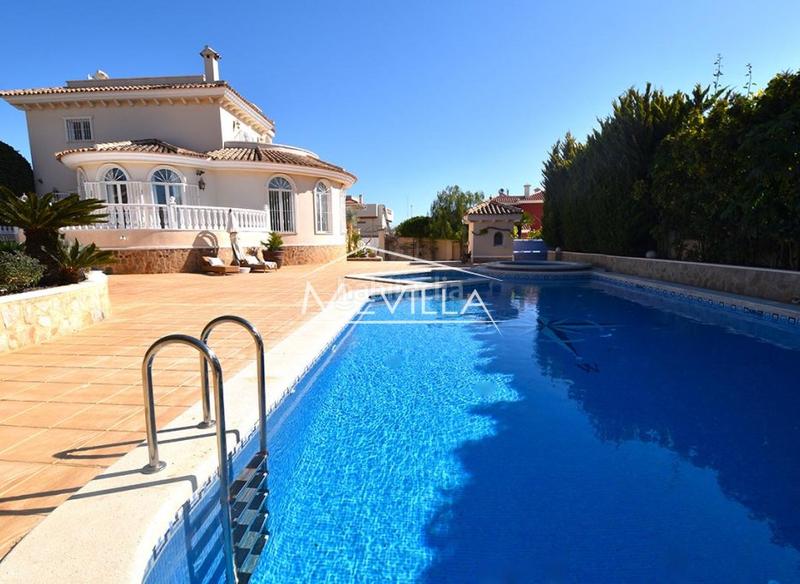 Foto 50f441fe-a845-4a50-be54-2aadcbc3eb3b. Casa en La Marina Elche / Elx