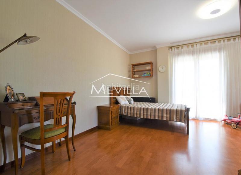 Foto 4b78afb8-ba4f-4744-88fd-47996178d224. Casa amb aparcament piscina a La Marina Elche / Elx