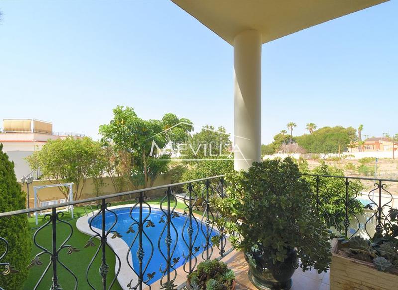 Foto dcfe7210-bca2-43e2-b5a3-27fcc37265ab. Casa amb aparcament piscina a La Marina Elche / Elx