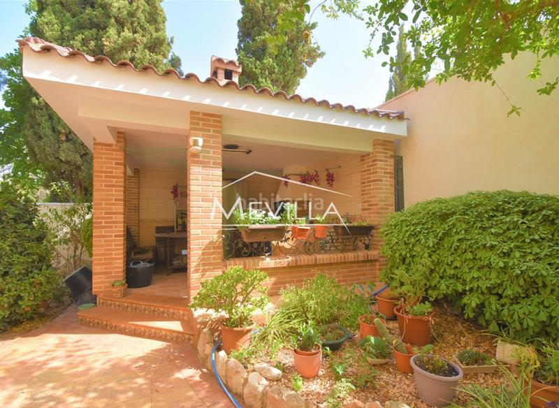 Foto eb90023a-75bb-4af8-887f-320e8cdfd0e5. Casa amb aparcament piscina a La Marina Elche / Elx