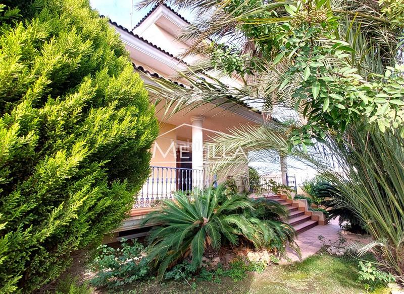 Foto 3a8acbac-8aa6-460e-9cca-8f51426771b1. House with pool in El Molino Torrevieja