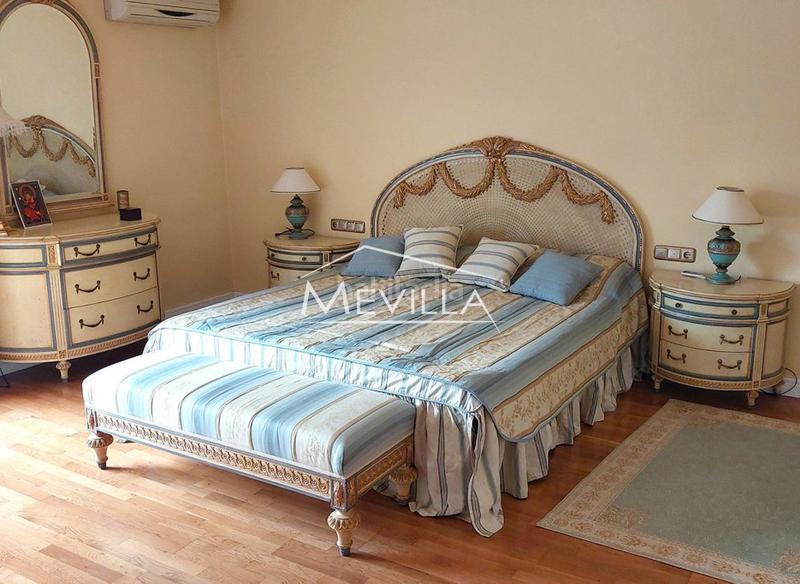 Foto 9482698a-f300-4d2e-8874-35a664fa3754. House with pool in El Molino Torrevieja