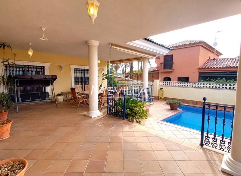 Foto fbe3d734-fe2a-4fd1-b9b7-ae195d182f95. House with pool in El Molino Torrevieja