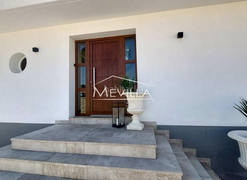 Foto efea1283-68ab-4ab4-a404-98f1a73aee25. Maison avec parking piscine dans Orihuela ciudad Orihuela