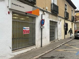 Alquiler Local Comercial en Calle de san pascual 31. Local comercial, situado en zona centro