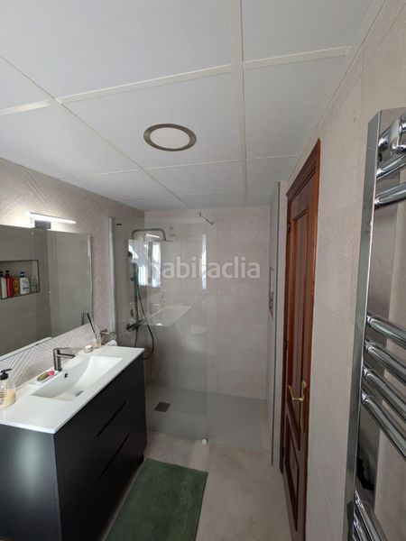 Foto 56bb6d9a-5ec5-4f96-a3ae-afb3eac6d7ce. Casa adossada amb calefacció aparcament piscina a Aranjuez