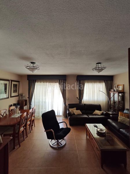 Foto da7534e4-3a5f-47c9-88cb-1ea24bb80591. Casa adossada amb calefacció aparcament piscina a Aranjuez