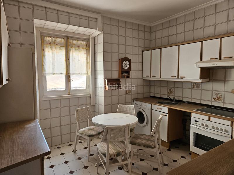 Foto 0193fc86-ef7e-4b5d-a3f5-b0a8bd837cc7. Zweistöckige wohnung mit kamin in Centro Aranjuez