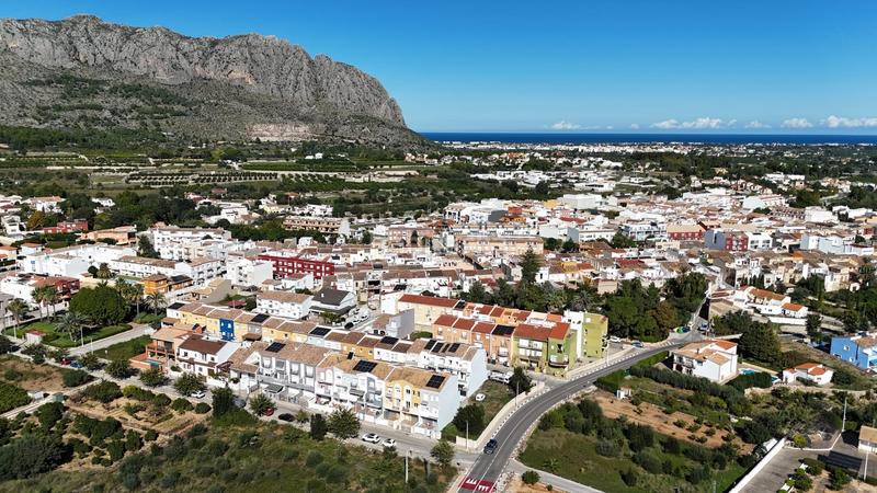 Foto d85d5584-b605-4699-8bd7-2e1d69067c3b. Casa adossada amb calefacció aparcament a Beniarbeig