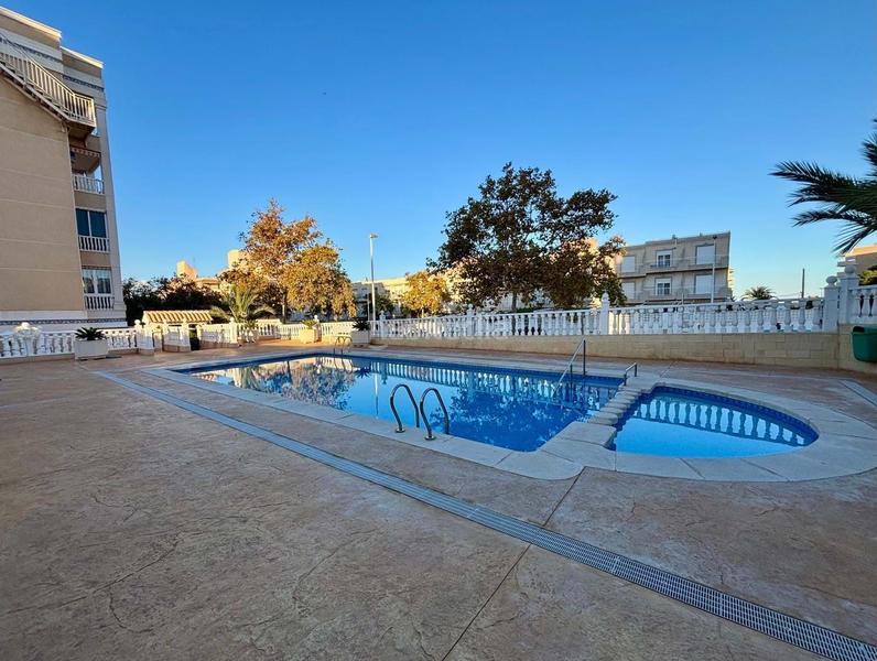 Foto ef22679c-7ff9-4bd1-b036-1bc6f18da425. Appartamento con parcheggio piscina in Los Arenales del Sol Elche / Elx