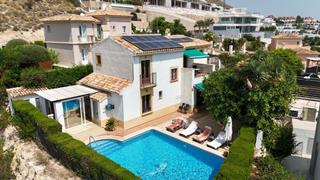 Haus  Copenhaguen. Al entrar en la villa, se le da la bienvenida a una sala de esta