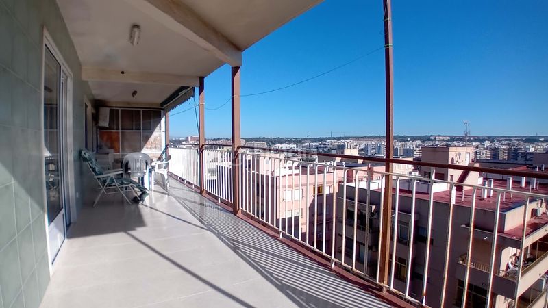 Foto 4e8fa796-8ec5-4dfb-a72d-ed3583700345. Pis a Centro Santa Pola