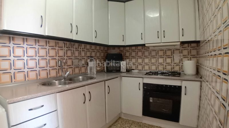 Foto f0ce9e93-8599-4617-acc6-325673a1f317. Pis a Centro Santa Pola