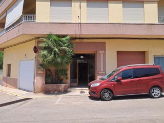 Pis  Calle lepant. El apartamento cuenta con cinco grandes dormitorios dobles, lo q