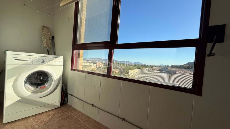 Foto 2eb5feec-67fd-4d81-a184-30882271702d. Ático vivienda amplia y luminosa en pleno centro de Beniaján dispone de 3 dormitorios, 2 baños, amplia terraza, aire acondicionado centr en Murcia