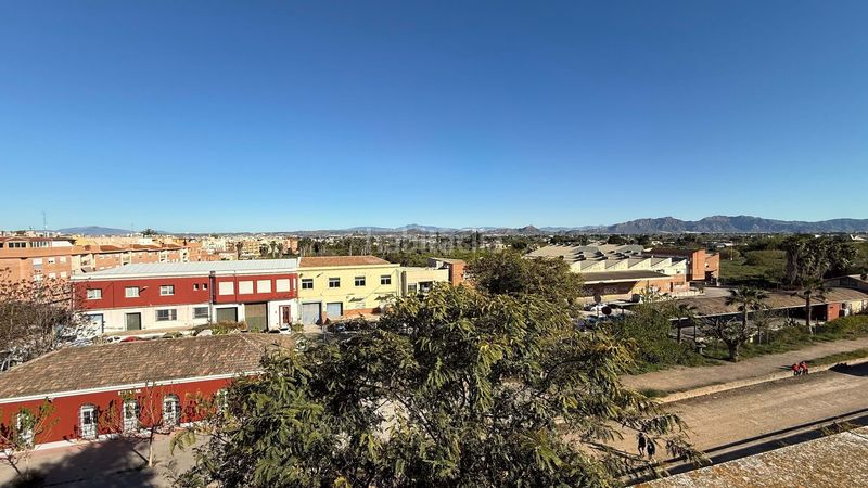 Foto bf30c87e-c51c-4e38-8c88-eb53f774d41c. Ático vivienda amplia y luminosa en pleno centro de Beniaján dispone de 3 dormitorios, 2 baños, amplia terraza, aire acondicionado centr en Murcia