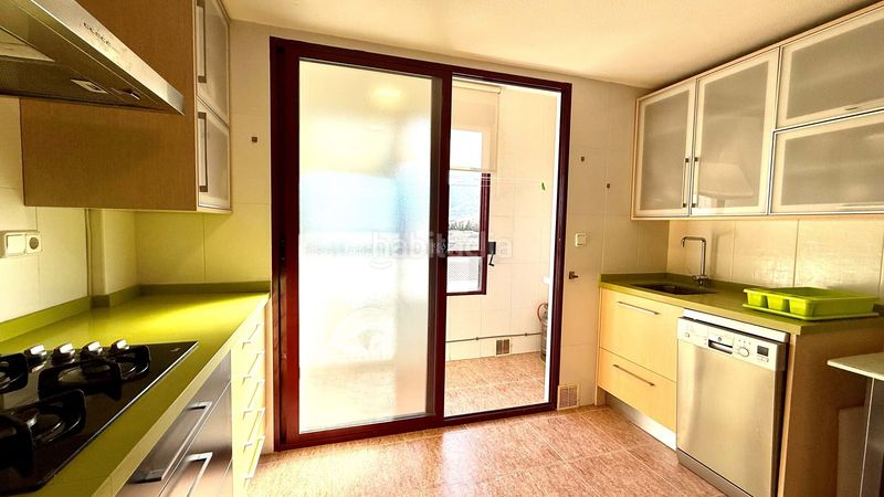 Foto dfc96287-5f7d-429a-b263-db11f44299ad. Ático vivienda amplia y luminosa en pleno centro de Beniaján dispone de 3 dormitorios, 2 baños, amplia terraza, aire acondicionado centr en Murcia