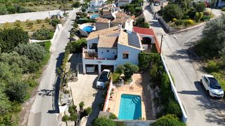 Maison  Calle la rota. En el interior, la propiedad te recibe con una amplia cocina rec