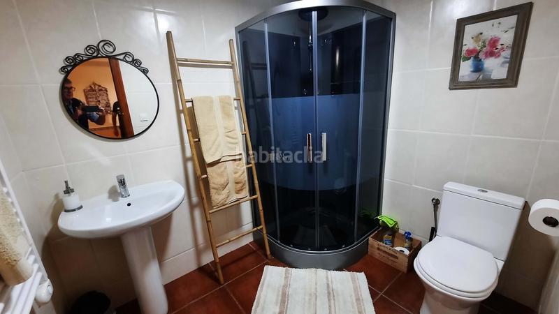 Foto 665d9089-578b-4368-bf85-4bbfe39a3aa5. Casa adosada bienvenido a esta casa adosada bellamente presentada, que ofrece una combinación perfecta de vida moderna y características encant en Oliva