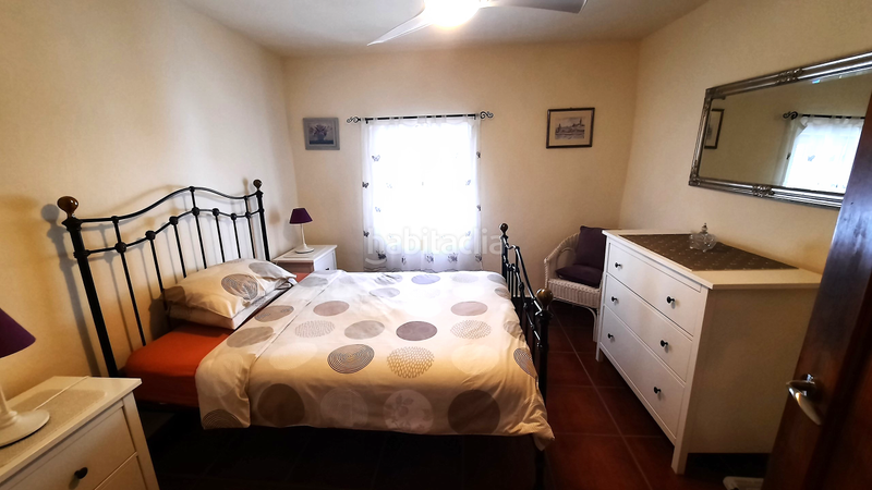 Foto d962c3f0-d547-4824-8ac6-450d6e6d1522. Casa adosada bienvenido a esta casa adosada bellamente presentada, que ofrece una combinación perfecta de vida moderna y características encant en Oliva