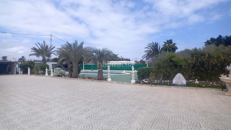 Foto aa7bb112-c83f-4635-87fc-6f36823a15ce. Xalet amb piscina a Los Arenales del Sol Elche / Elx