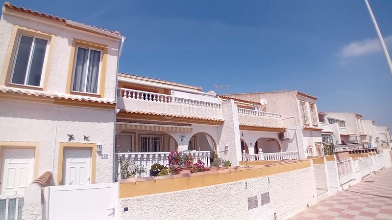 Foto bd9d89b8-7cc6-48aa-8d19-f9b1f0640a5a. Casa amb piscina a Monte y Mar Santa Pola