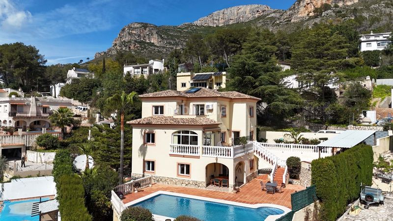 Foto deaeb87e-d7ee-4fd8-a83a-1a7d1e867782. Maison avec chauffage parking piscine dans Barx