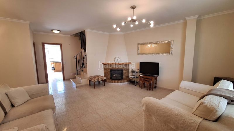 Foto 1480a5b9-e7ed-409f-9004-0a4836fd27f2. Casa adossada amb aparcament a Orba