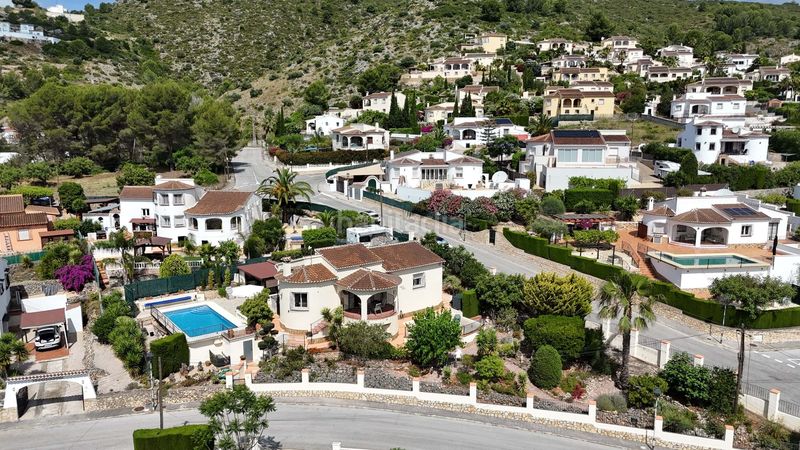 Foto 3bb95fee-d3cc-48c6-bc17-28a7fb561001. Casa amb calefacció piscina a Alcalalí