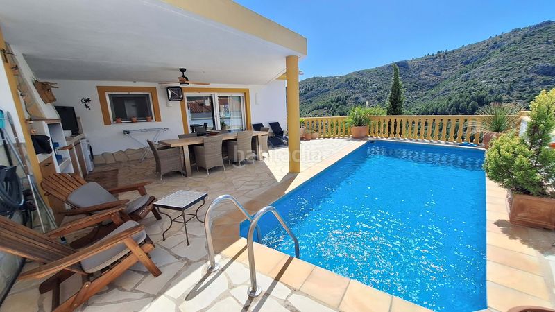 Foto 9cfbd0c8-7e62-41f5-a046-05fc1a7f3ffe. Casa amb piscina a Pedreguer